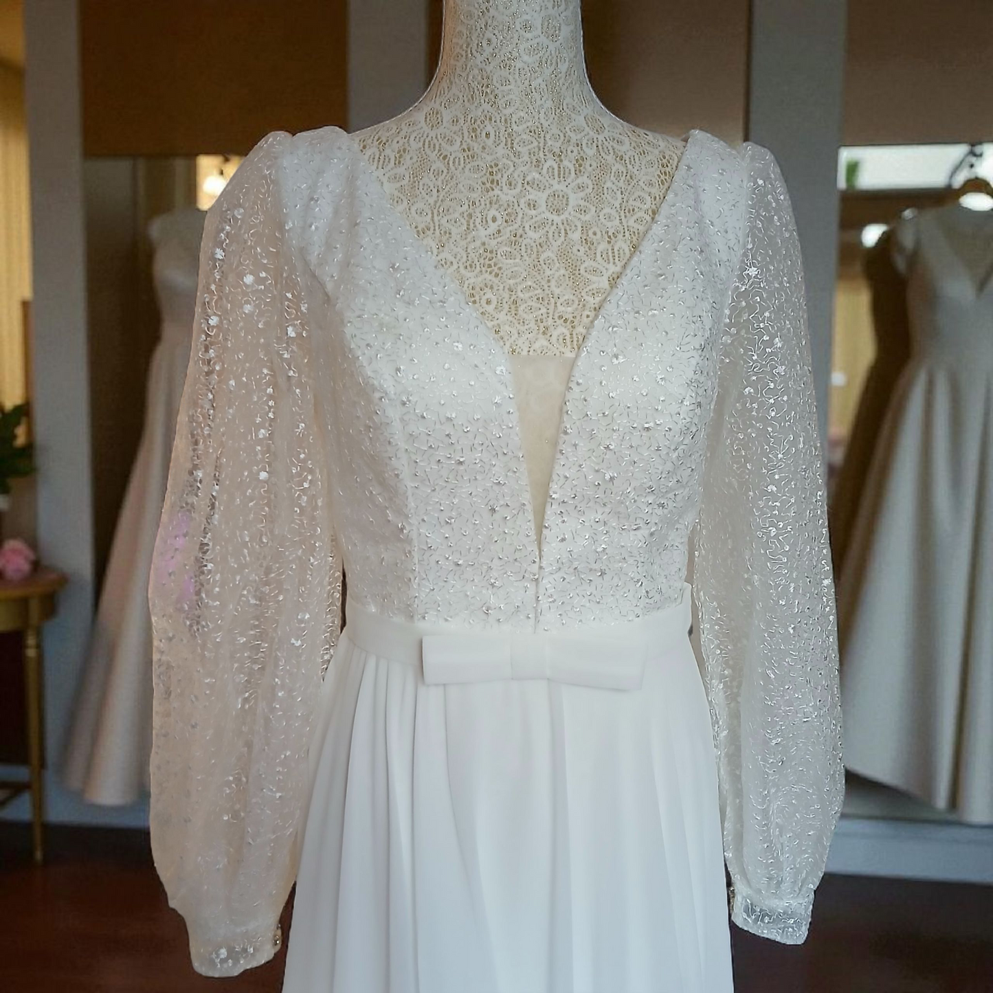 Robe de Mariée Zoé blanche - Traîne Longue & Manches bouffantes en dentelles